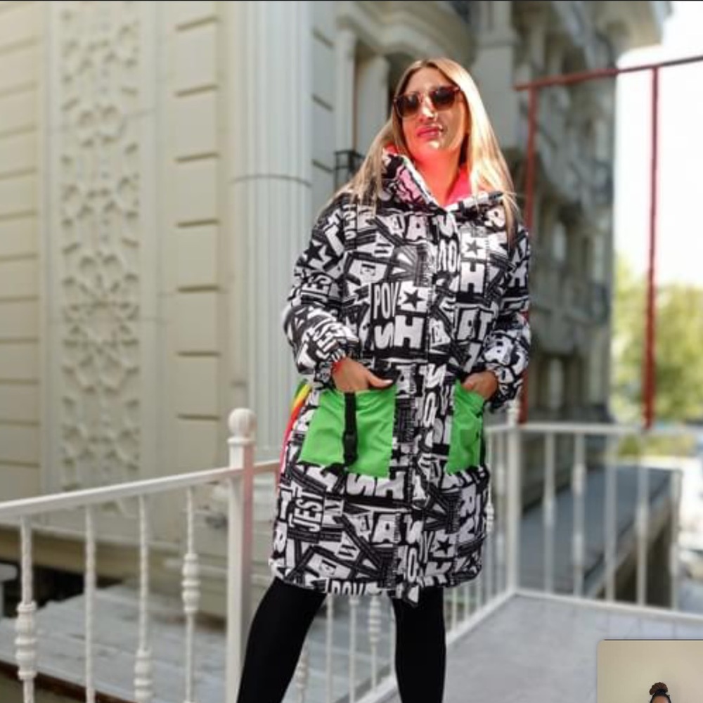New NWT Winter zippered jacket with hood and embellished woman face size L - Picture 13 of 15